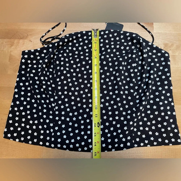 Levi’s NWT Deliah Simple Daisy Caviar Black/White Floral Smocked Cami Tie Strap - Picture 13 of 16